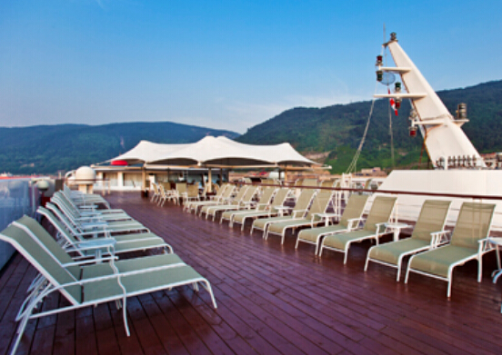 sun deck of Yangtze River Cruise