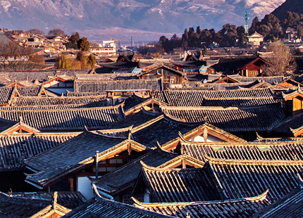 Endless rooftops of Lijiang ancient town
