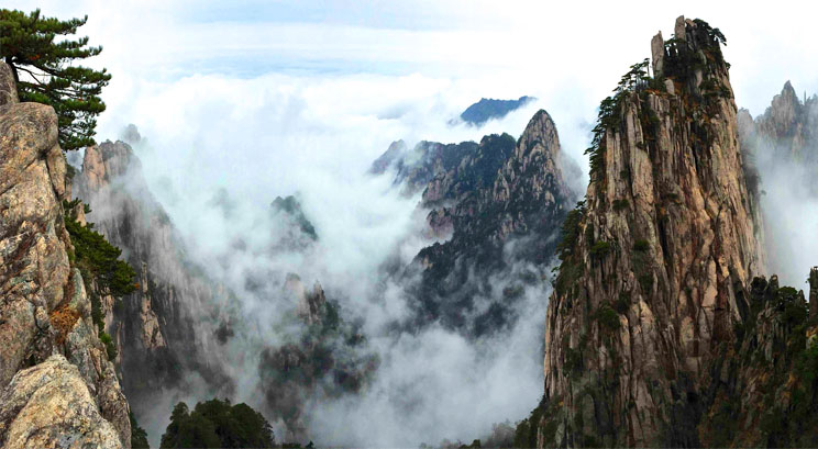 nuage dans la montagne jaune