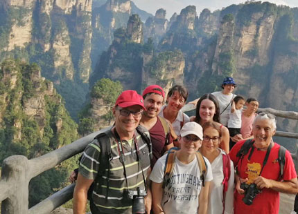 voyageurs au parc Zhangjiajie