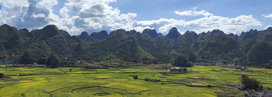 des collines Wanfenglin à Xingyi