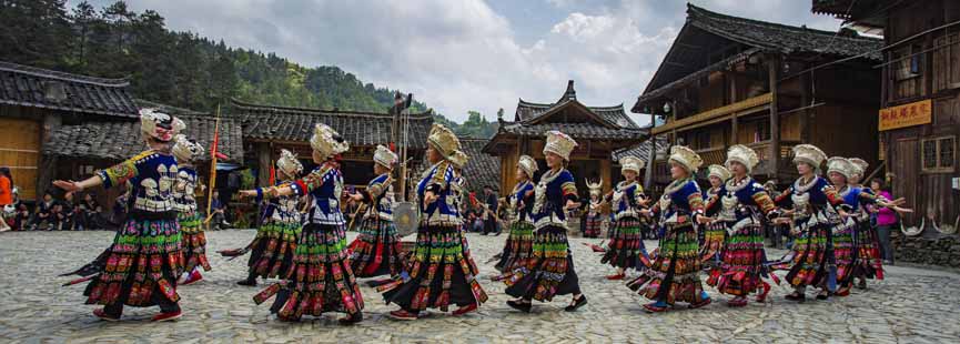 Danse des ethnies Miao au Guizhou