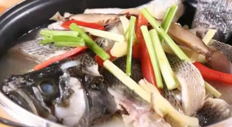 Pescado en cazuela