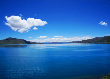 Yamdrok Lake