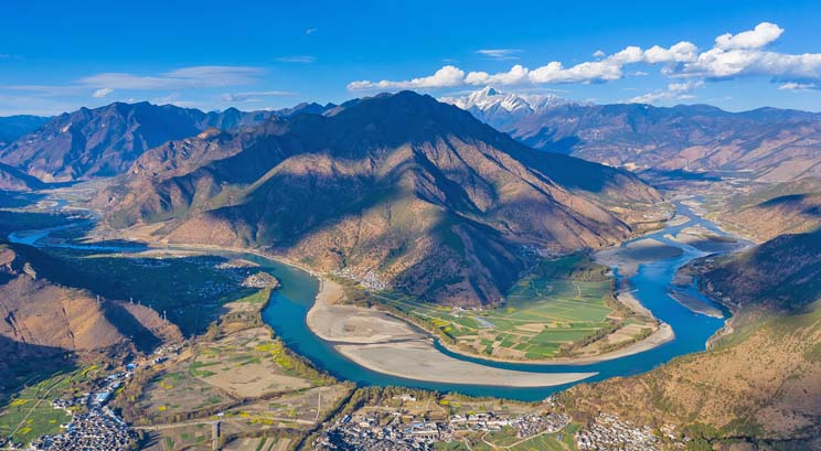  First bend of Yangtze River