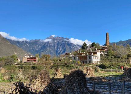 Zhonglu Tibetan Village