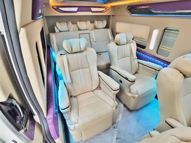 Toyota Granvia - seating
