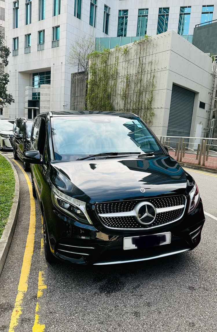 Hotel pick up with Benz